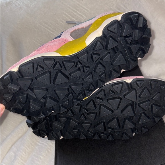 NWT Flower Mountain YAMANO 3 WOMAN
Suede technical fabric sneakers - Powder pink - Picture 15 of 15